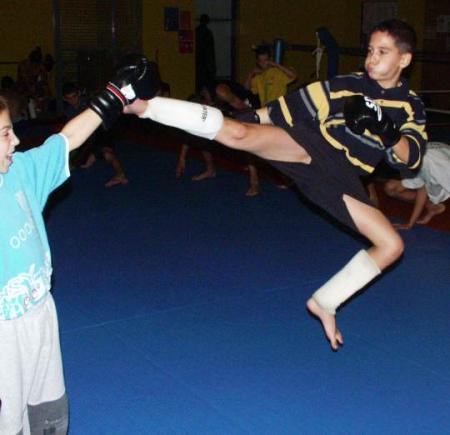 mon  ami  de club   sayde kick